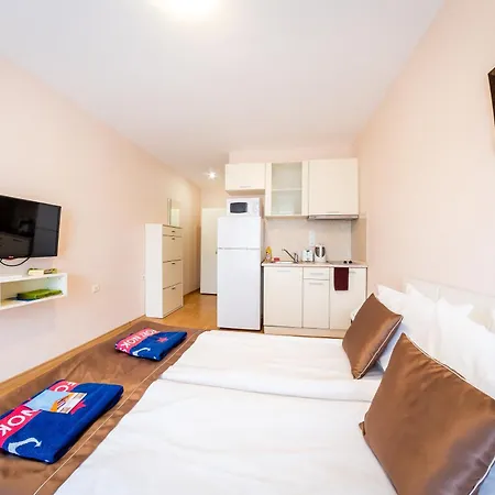 Prestige - Full Board Апартамент