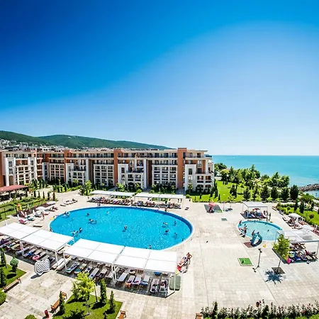 Prestige - Full Board Апартаменти *